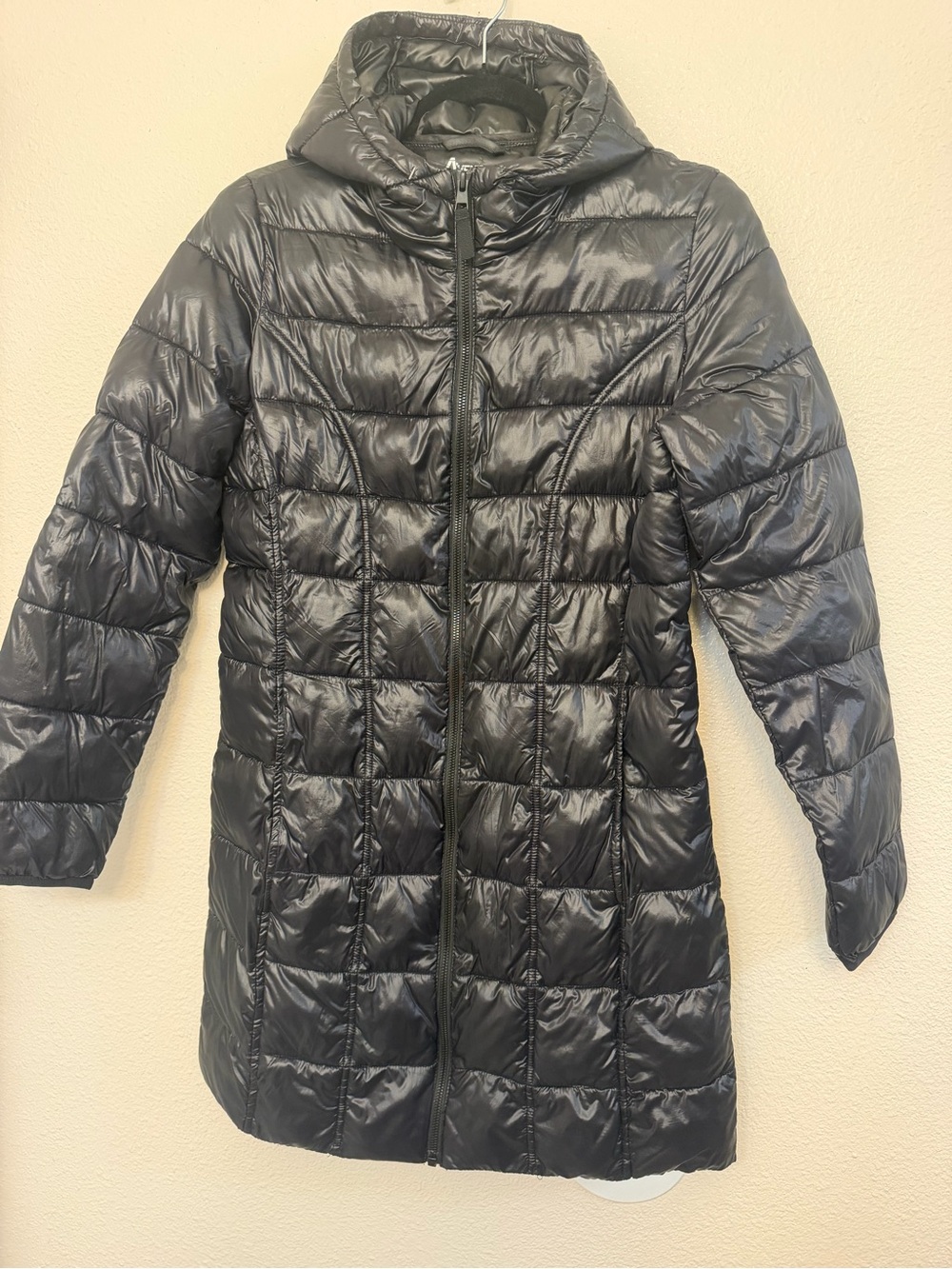 Aventure Small Black Long Hooded Puffer Coat Quilted Lightweight nylon jacket